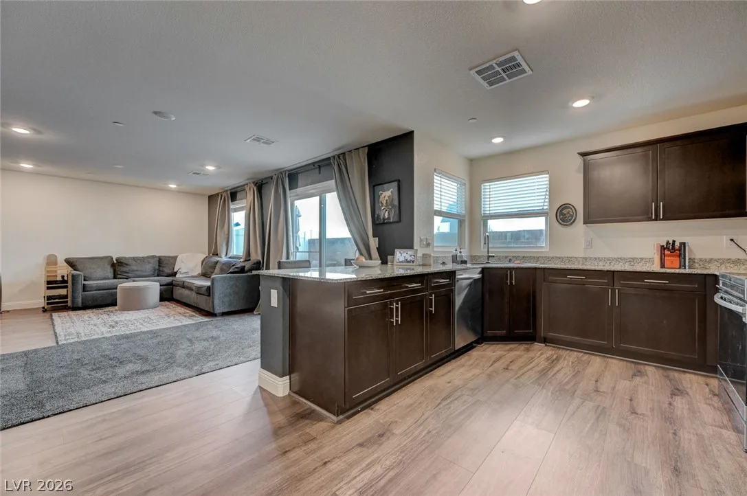 2890 Twilight Green Avenue — photo 5