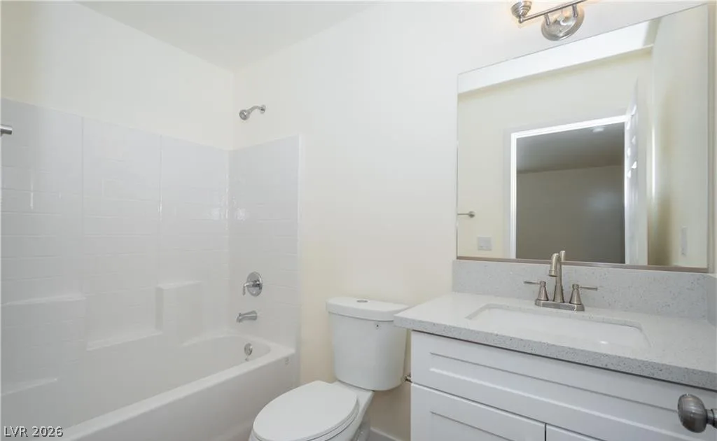 660 East San Lorenzo Street 2 — photo 4