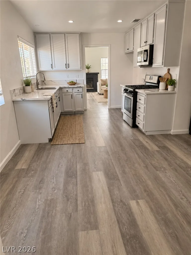 7566 Isley Avenue — photo 2