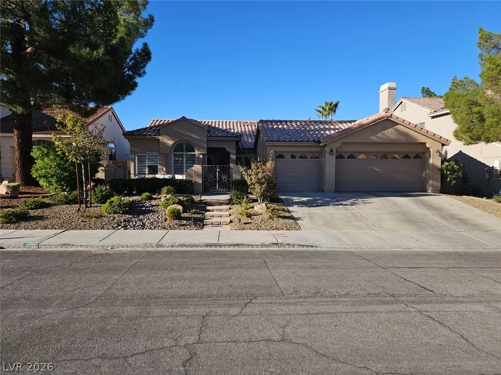 7908 Waterfalls Avenue — photo 1