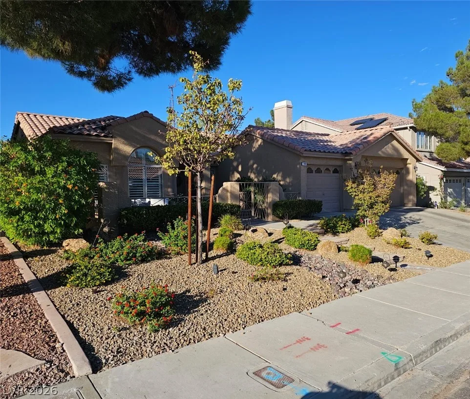 7908 Waterfalls Avenue — photo 2