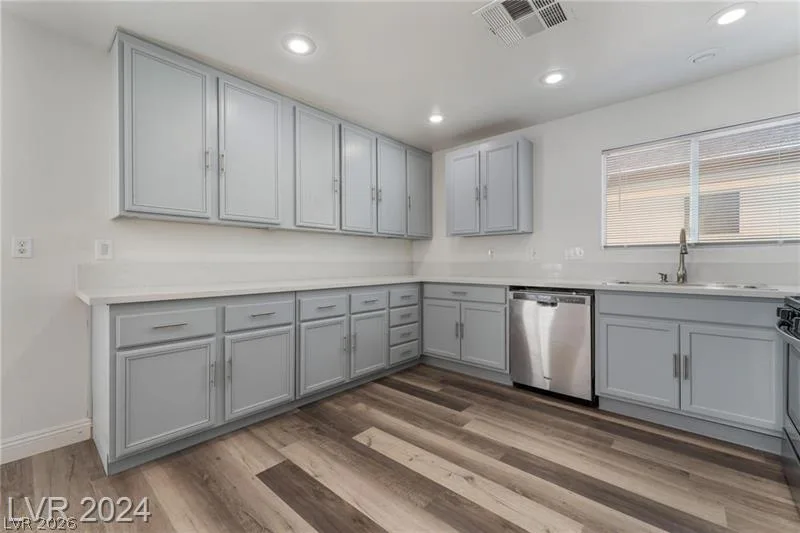 4355 Holden Street — photo 5