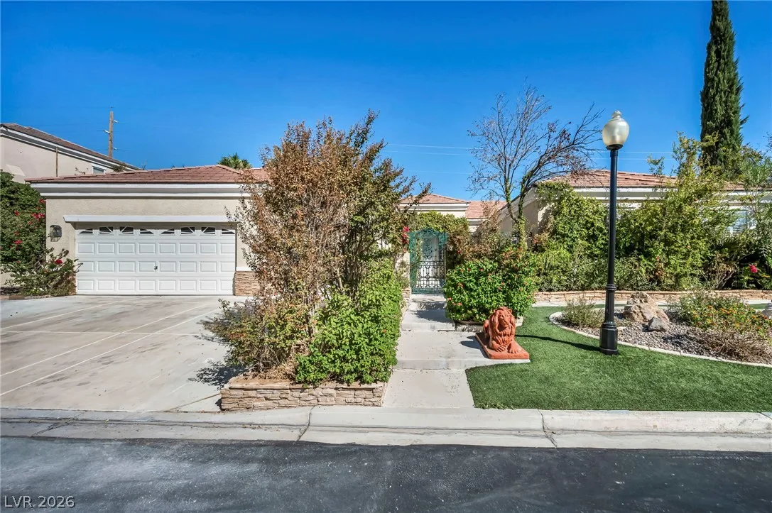 7904 Roxburgh Castle Avenue — photo 3