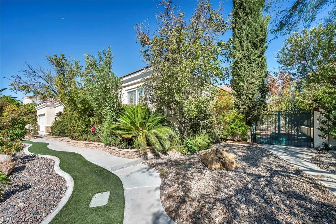 7904 Roxburgh Castle Avenue — photo 5