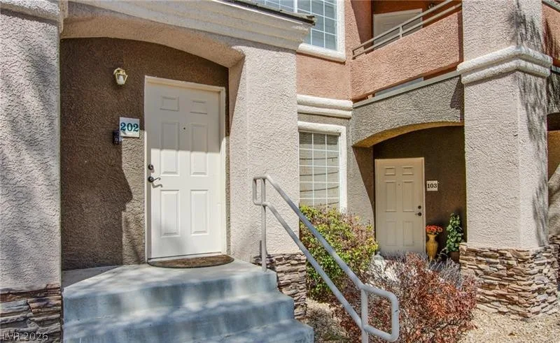 1505 Truett Street 202 — photo 1