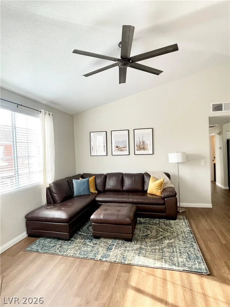 1505 Truett Street 202 — photo 3