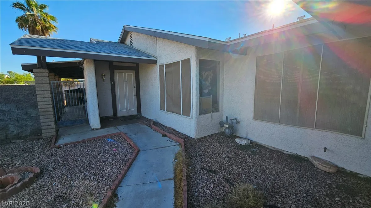 6777 Ledgewood Drive — photo 2