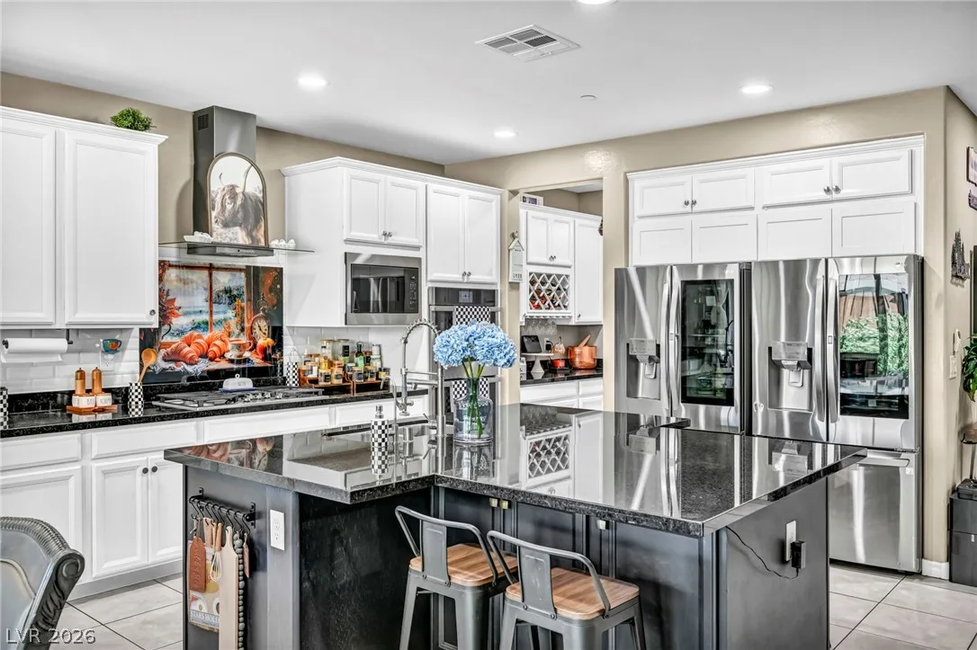 989 Alverstone Court — photo 4