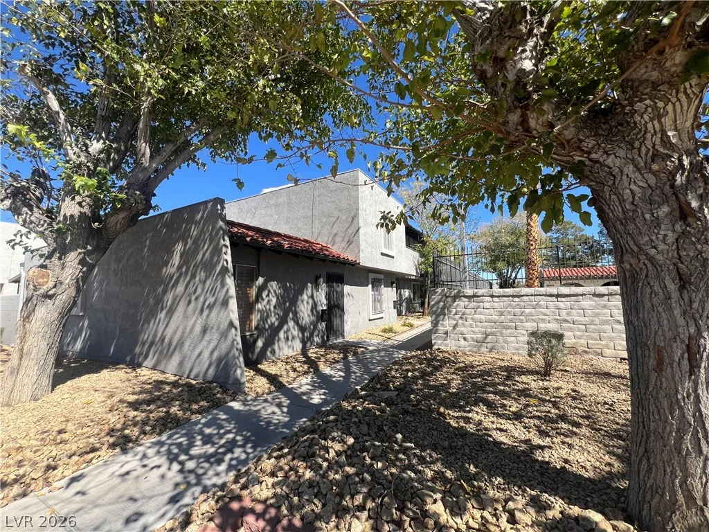 1408 North Jones Boulevard N/A — photo 1
