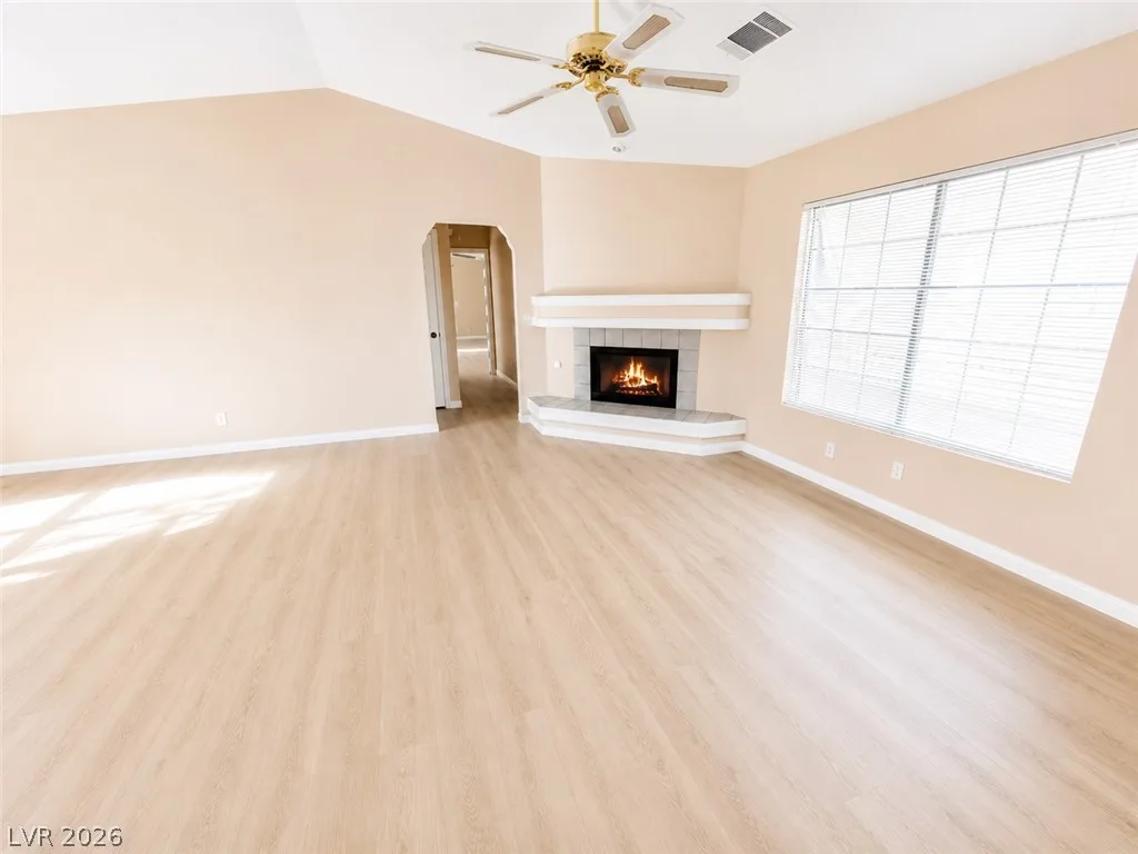 1417 Santa Margarita Street G — photo 4