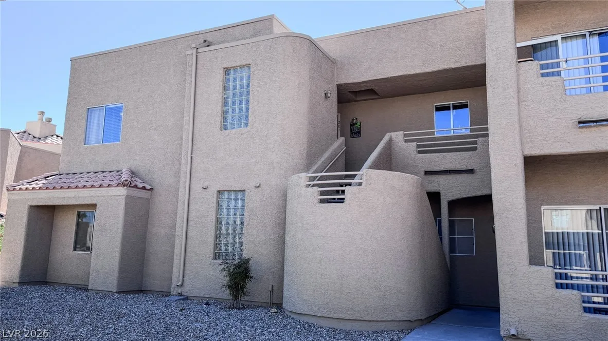 2241 Highpointe Drive 201 — photo 1