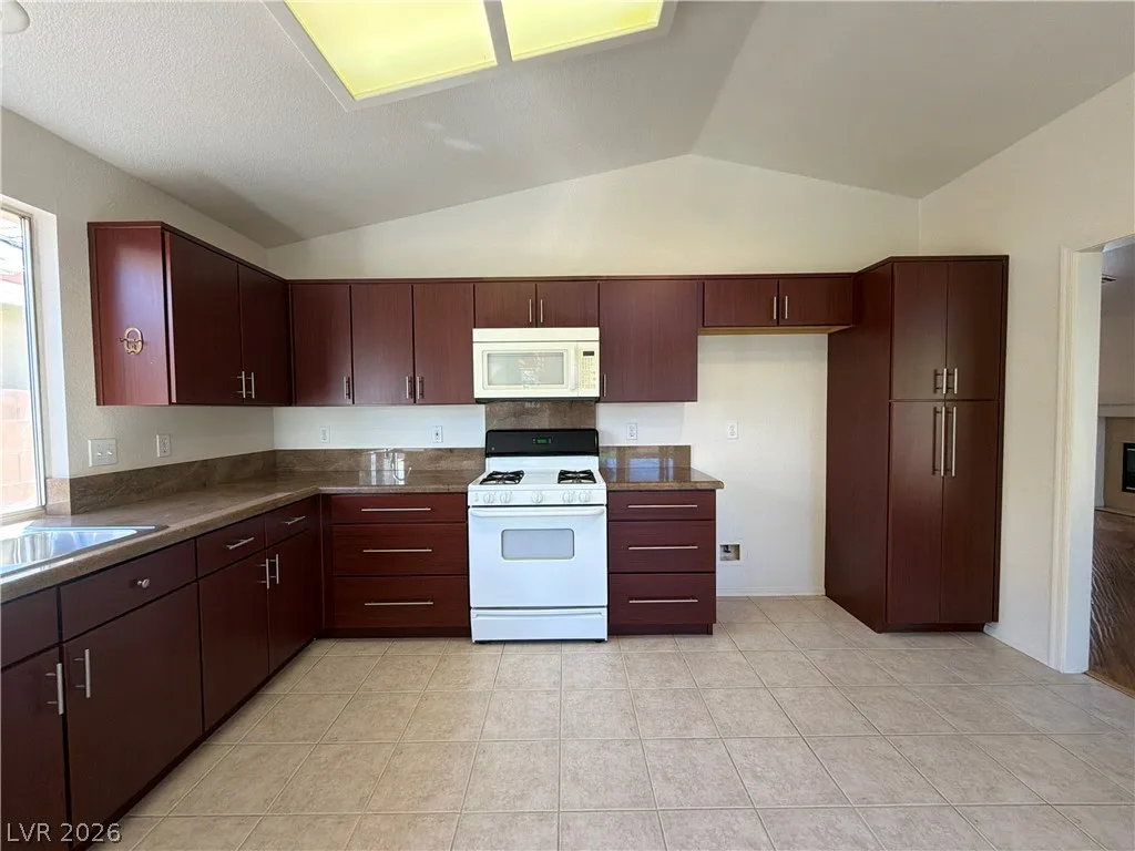 6916 Troubador Drive — photo 2
