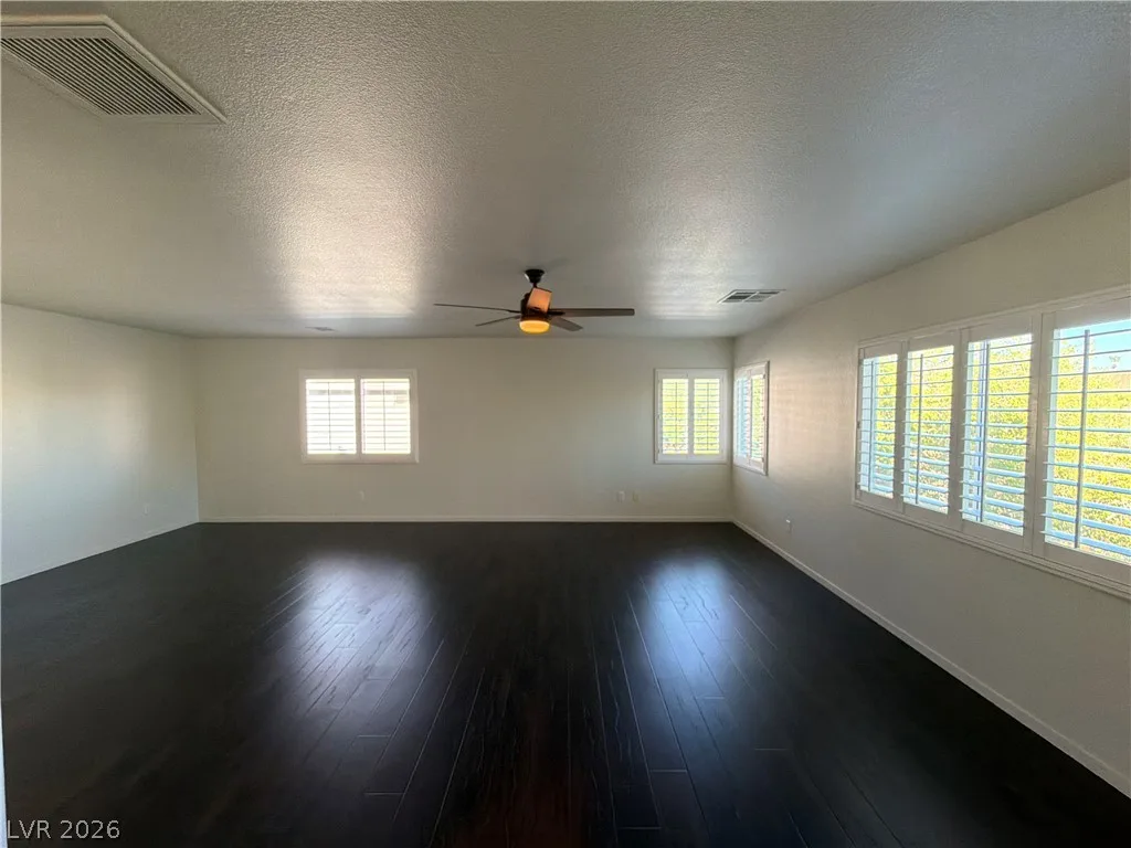 2559 Hitchcock Street — photo 4