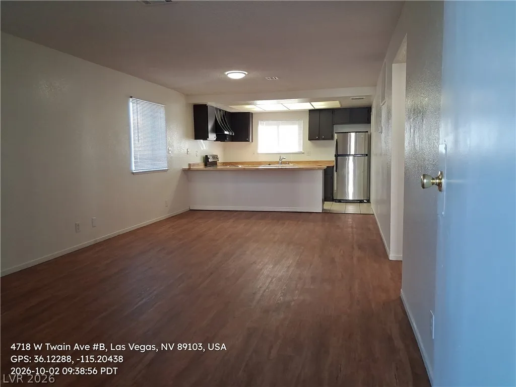 4718 West Twain Avenue B — photo 3