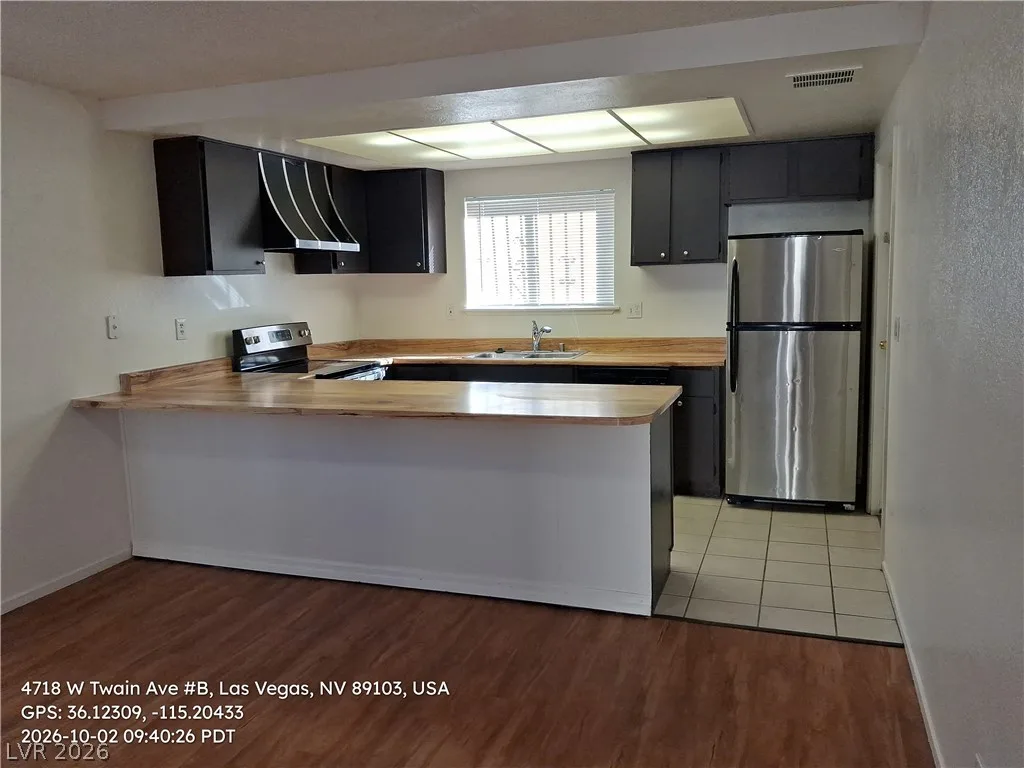 4718 West Twain Avenue B — photo 4