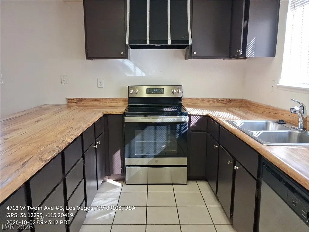 4718 West Twain Avenue B — photo 5