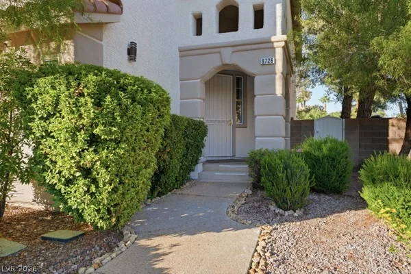 9726 Sweet Jasmine Drive — photo 2