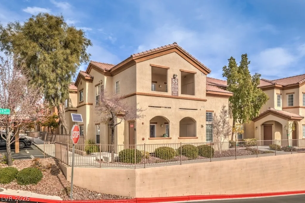 3910 Legend Hills Street 103 — photo 3