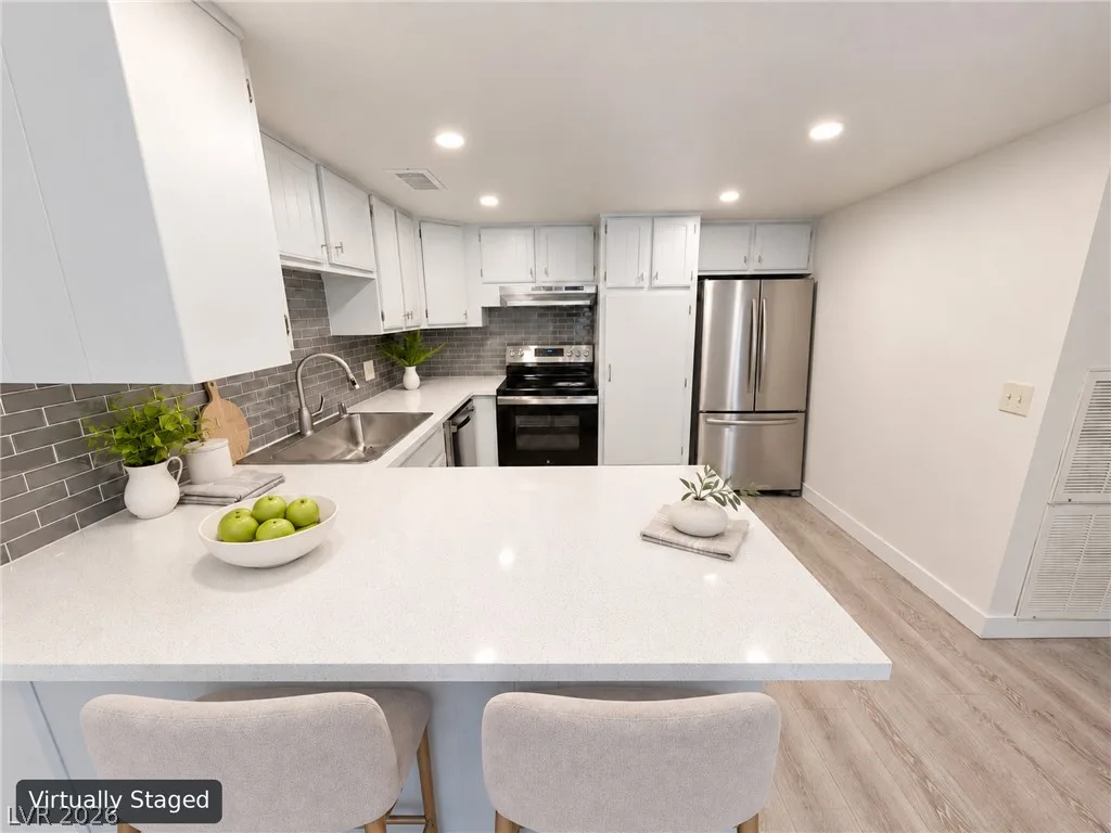 3708 Heritage Avenue — photo 3