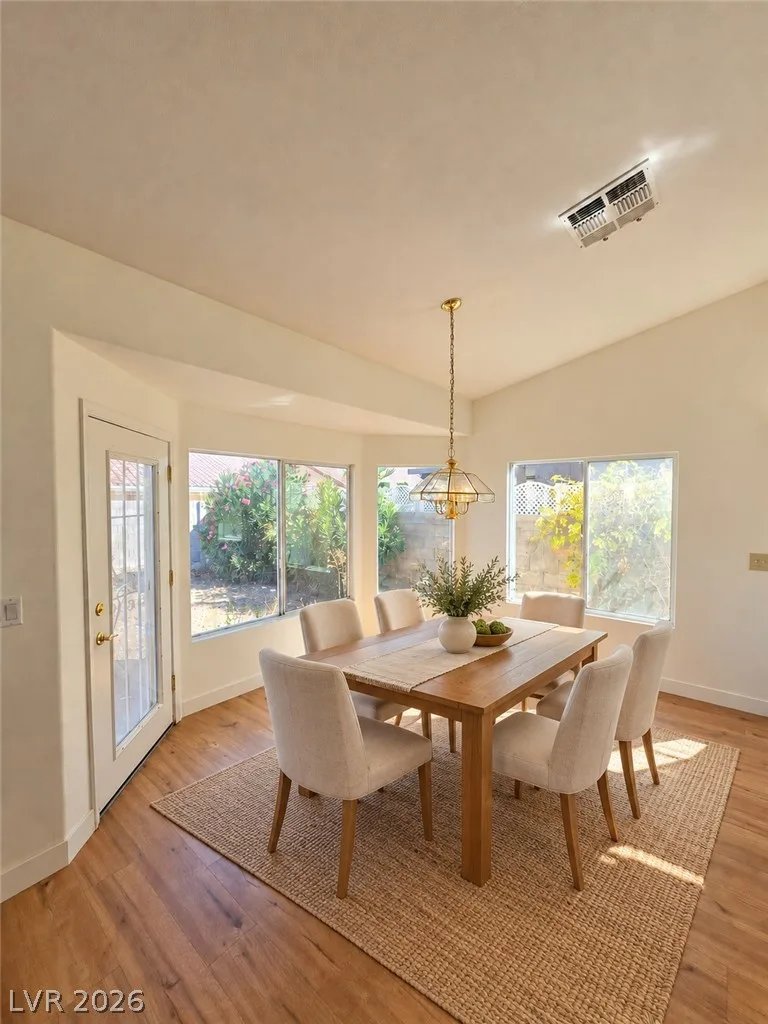 5720 Emerald View Street — photo 2