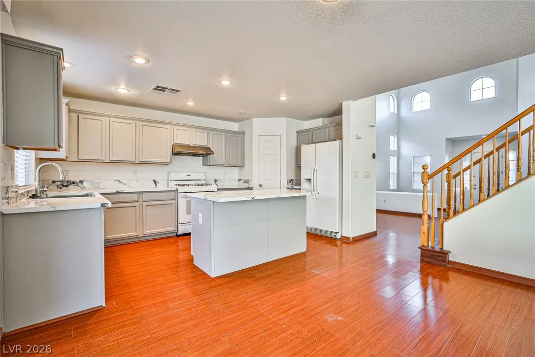 5989 Poplar Tree Street — photo 2