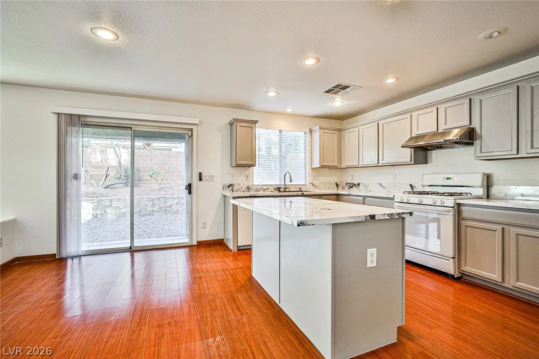 5989 Poplar Tree Street — photo 3