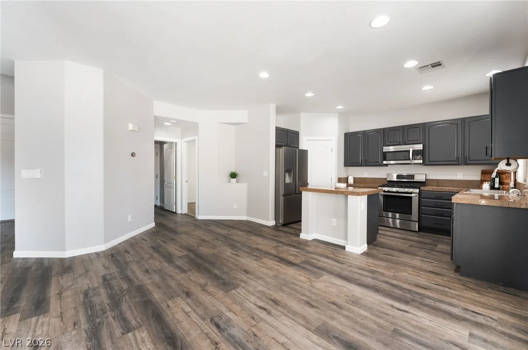 6527 Velvet Silk Street — photo 3