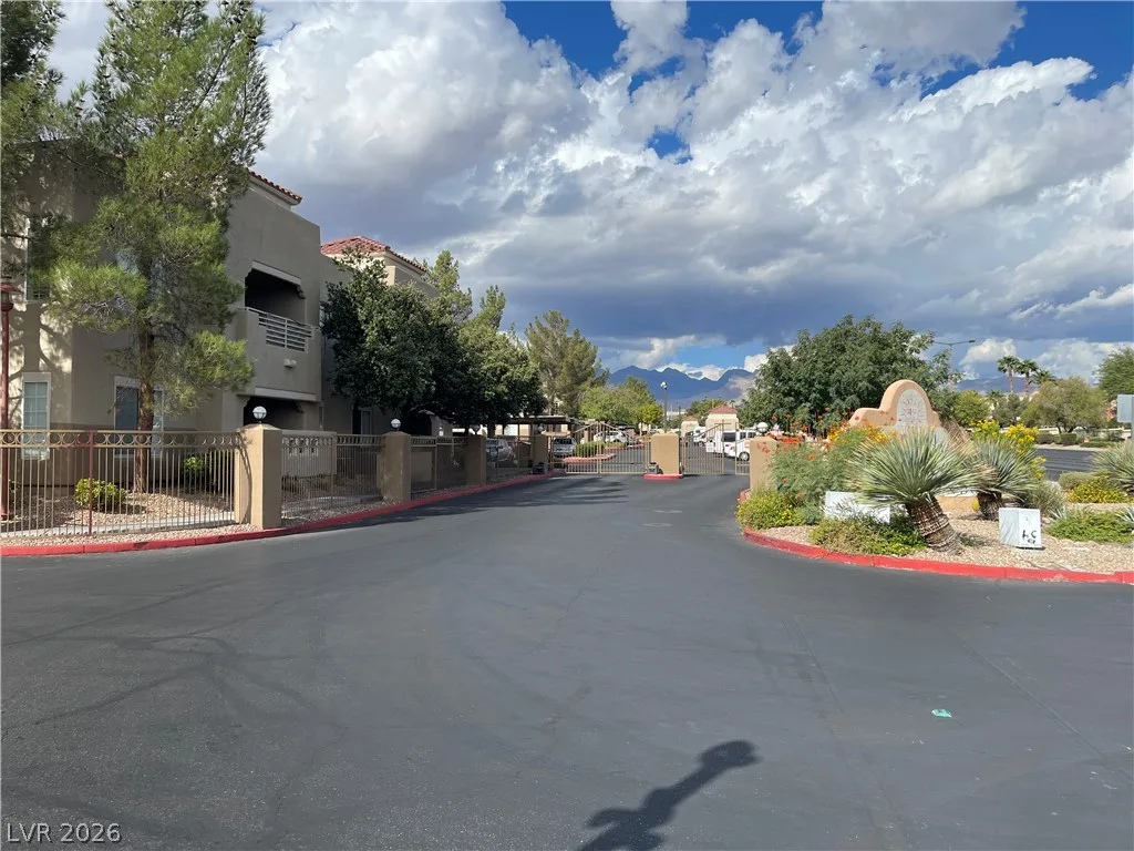 1908 High Valley Court 106 — photo 4
