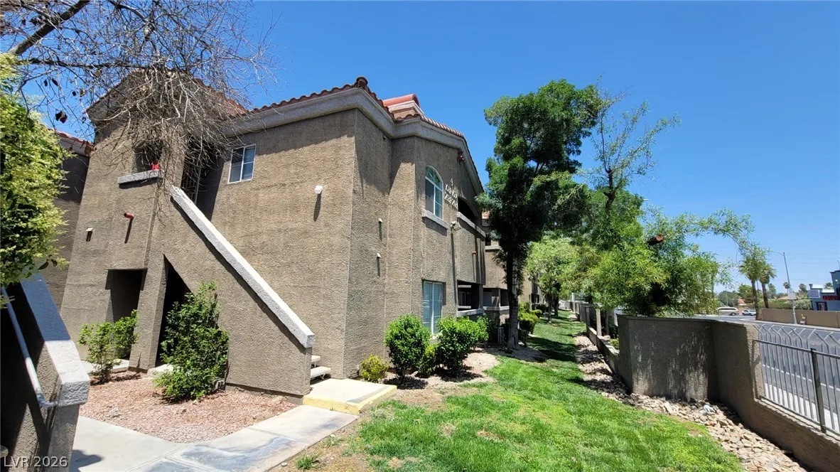 5525 West Flamingo Road 2033 — photo 2