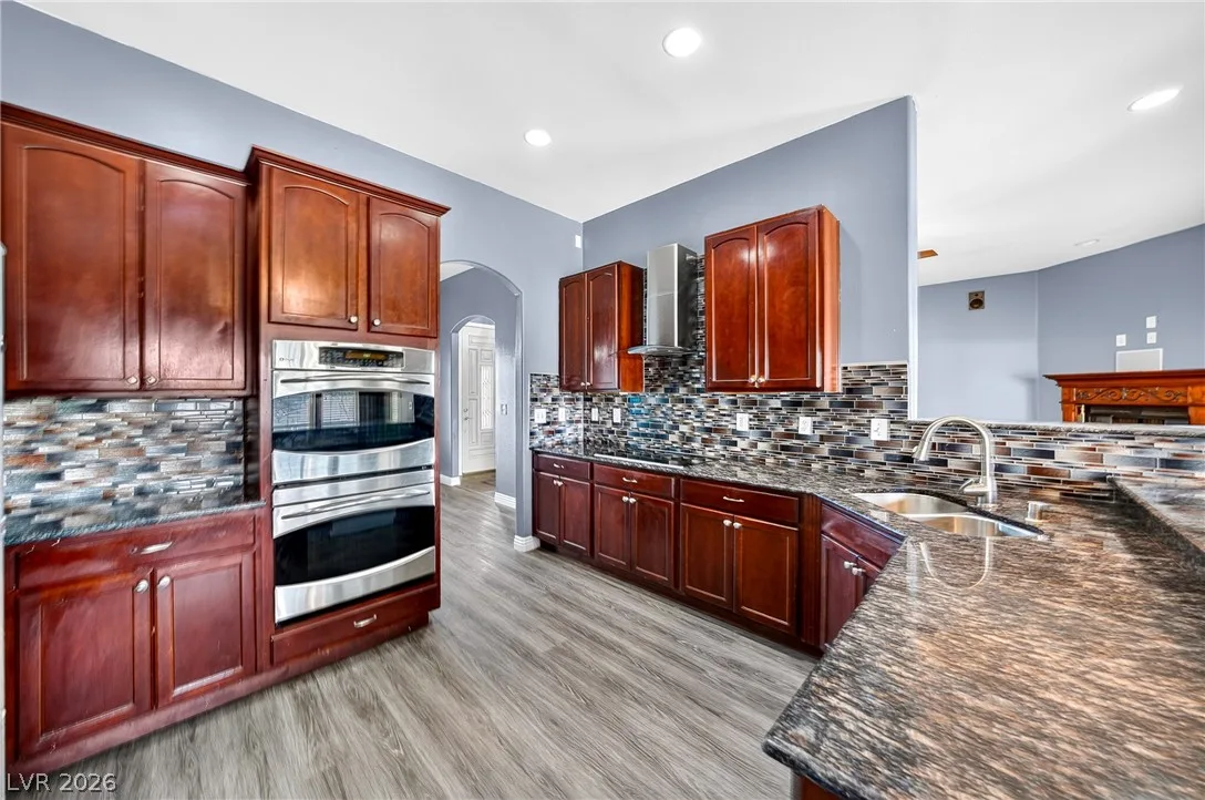 580 East Hickory Street — photo 3