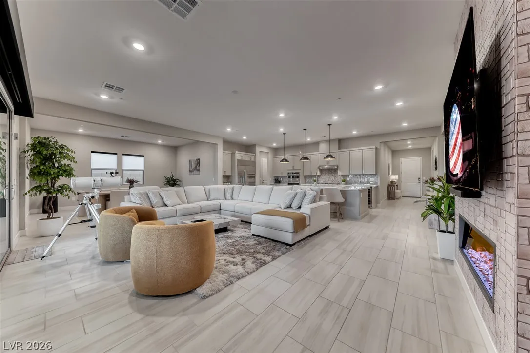 375 Portus Delphini Court — photo 3
