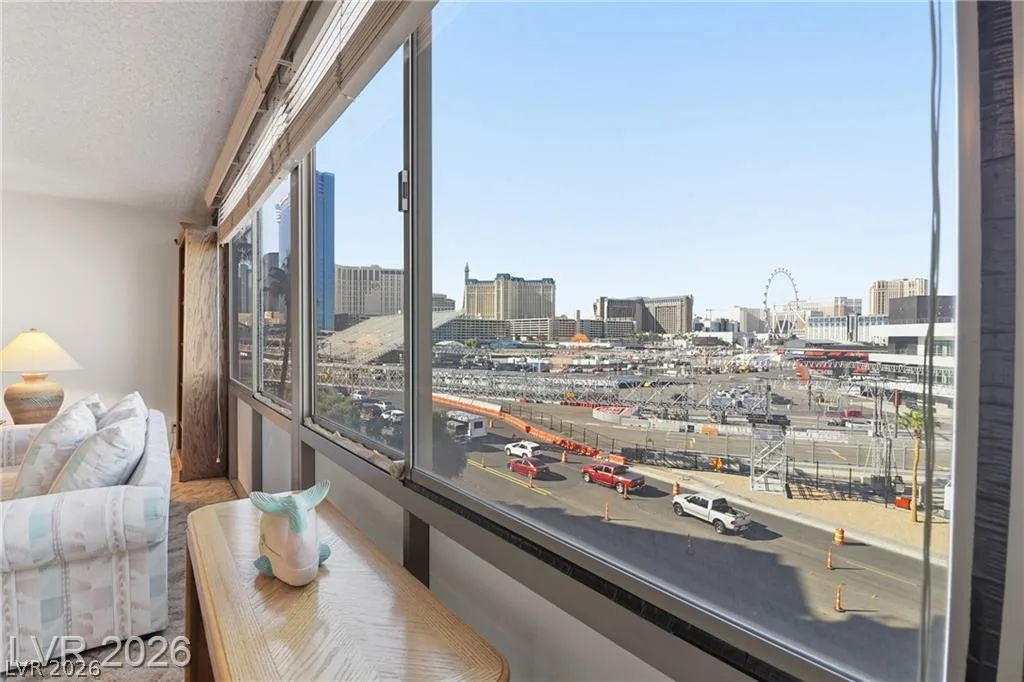 205 East Harmon Avenue 508 — photo 1