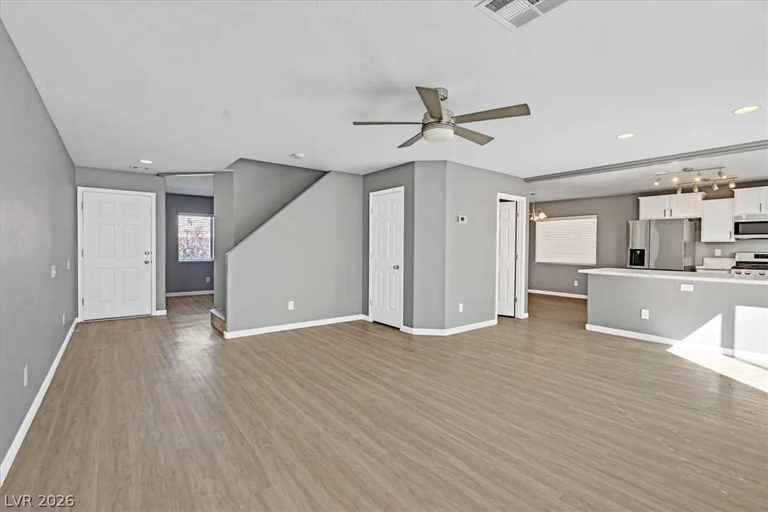 9139 Mackanos Avenue — photo 4