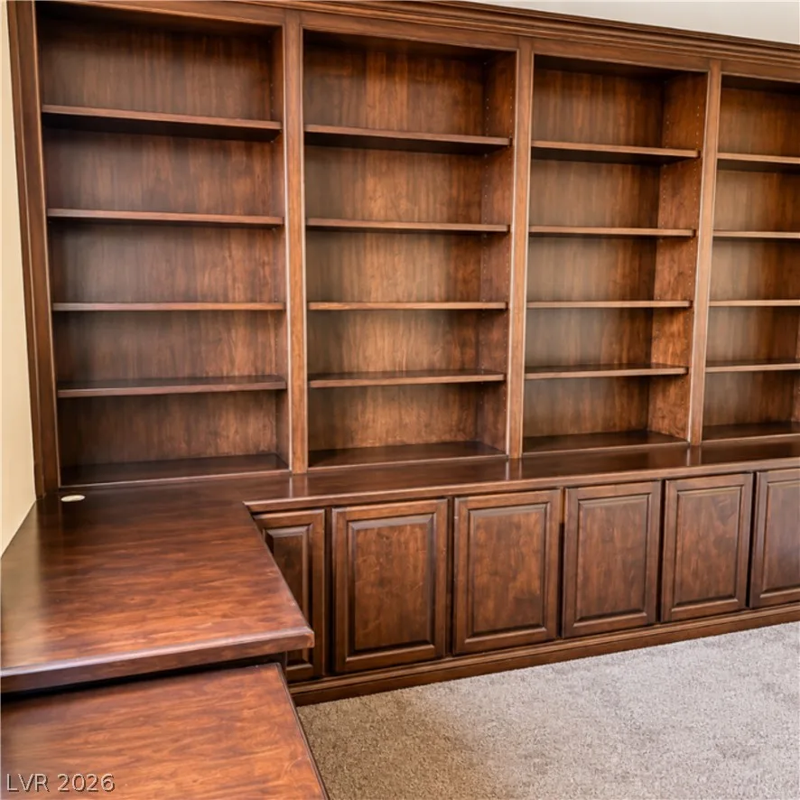 10279 Queensbury Avenue — photo 3