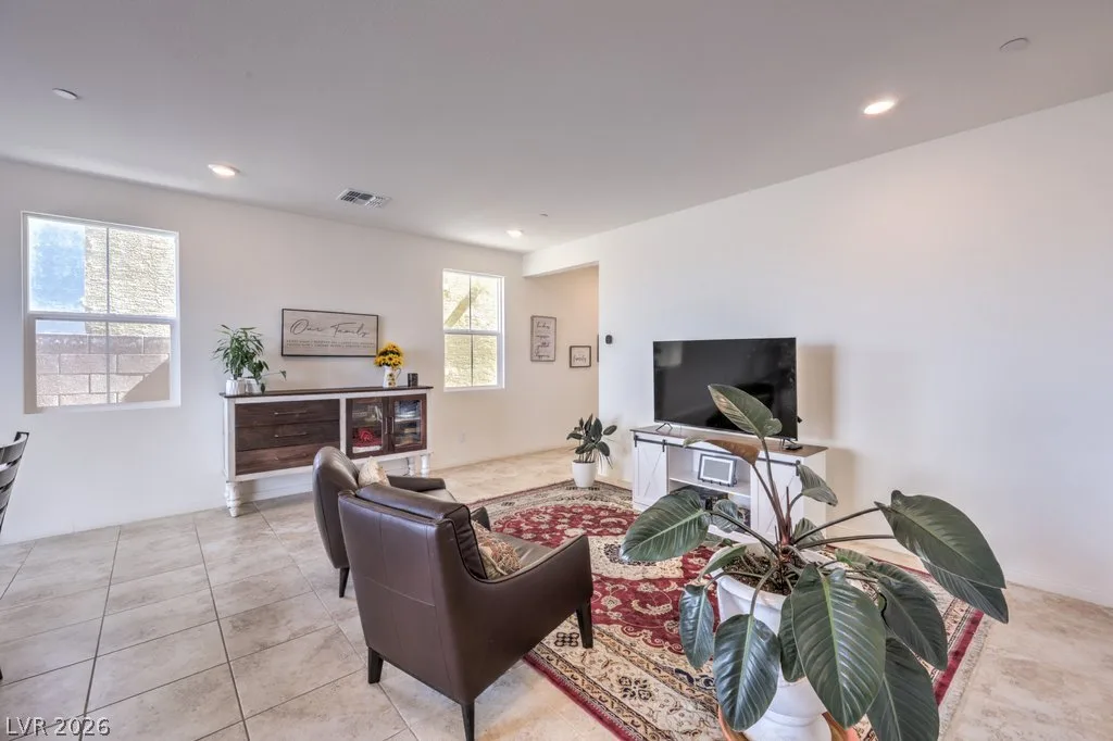 2416 Bellinzona Place — photo 4