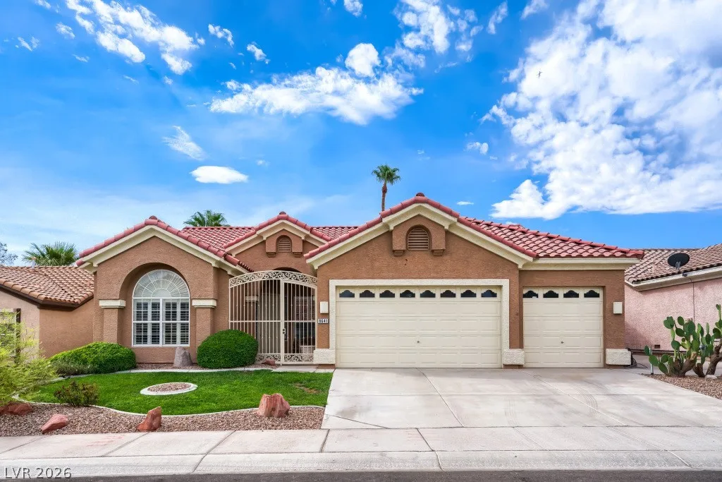 8641 Crest Hill Avenue — photo 1