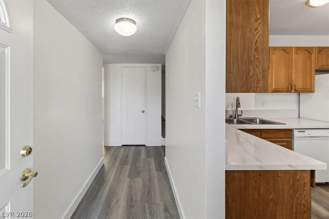 405 Santa Fe Street — photo 3