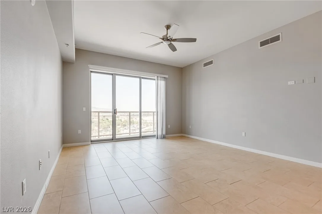 8255 Las Vegas Boulevard 1120 — photo 2