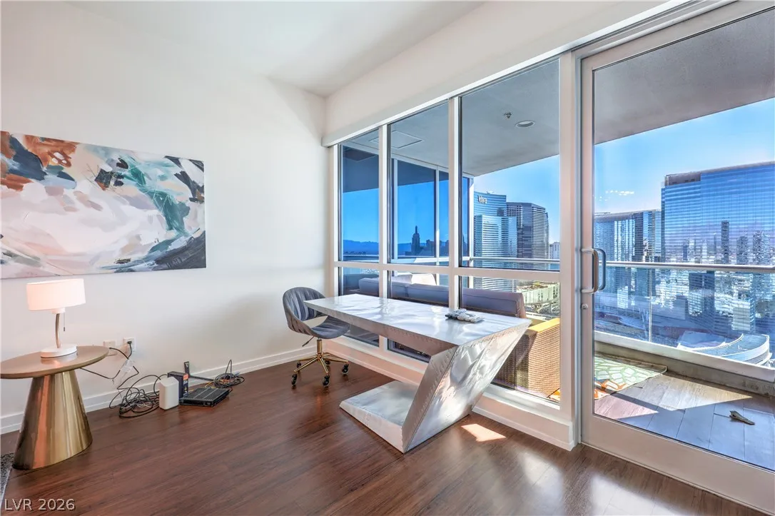 4525 East Dean Martin Drive 2911 — photo 1