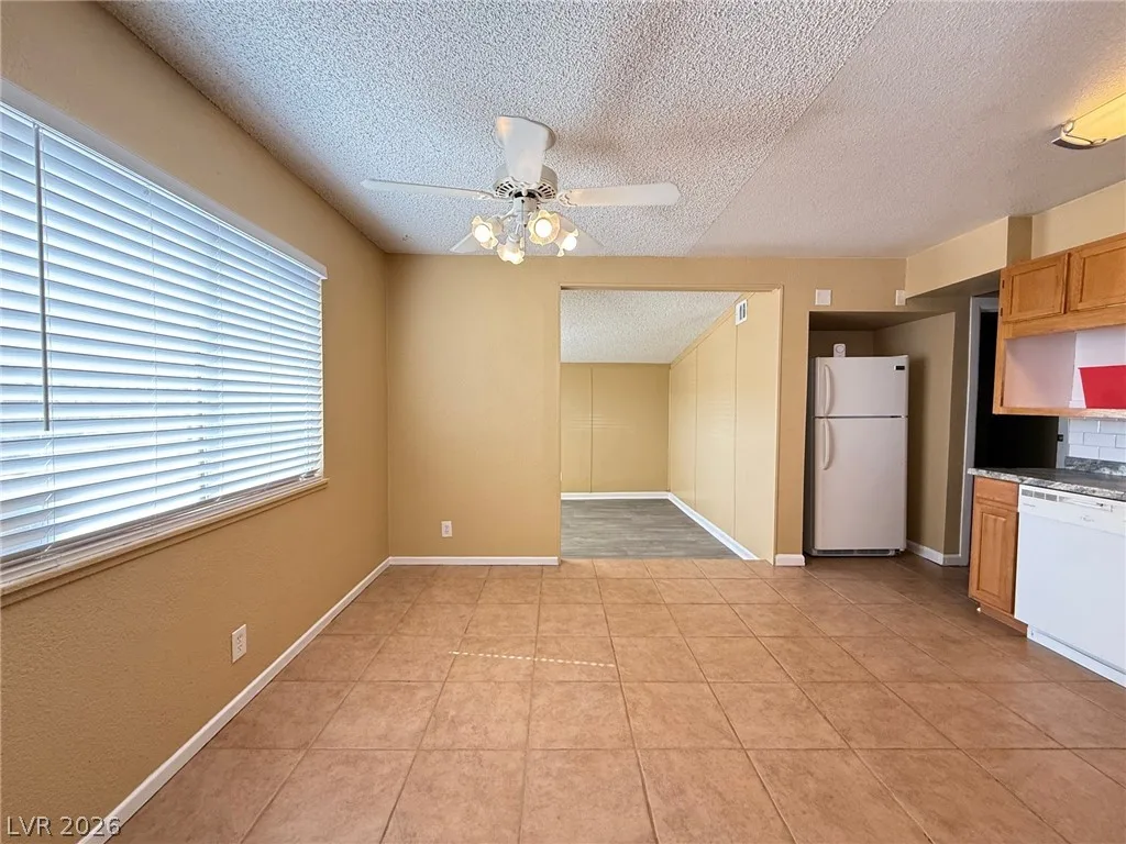 6220 Bourbon Way — photo 4