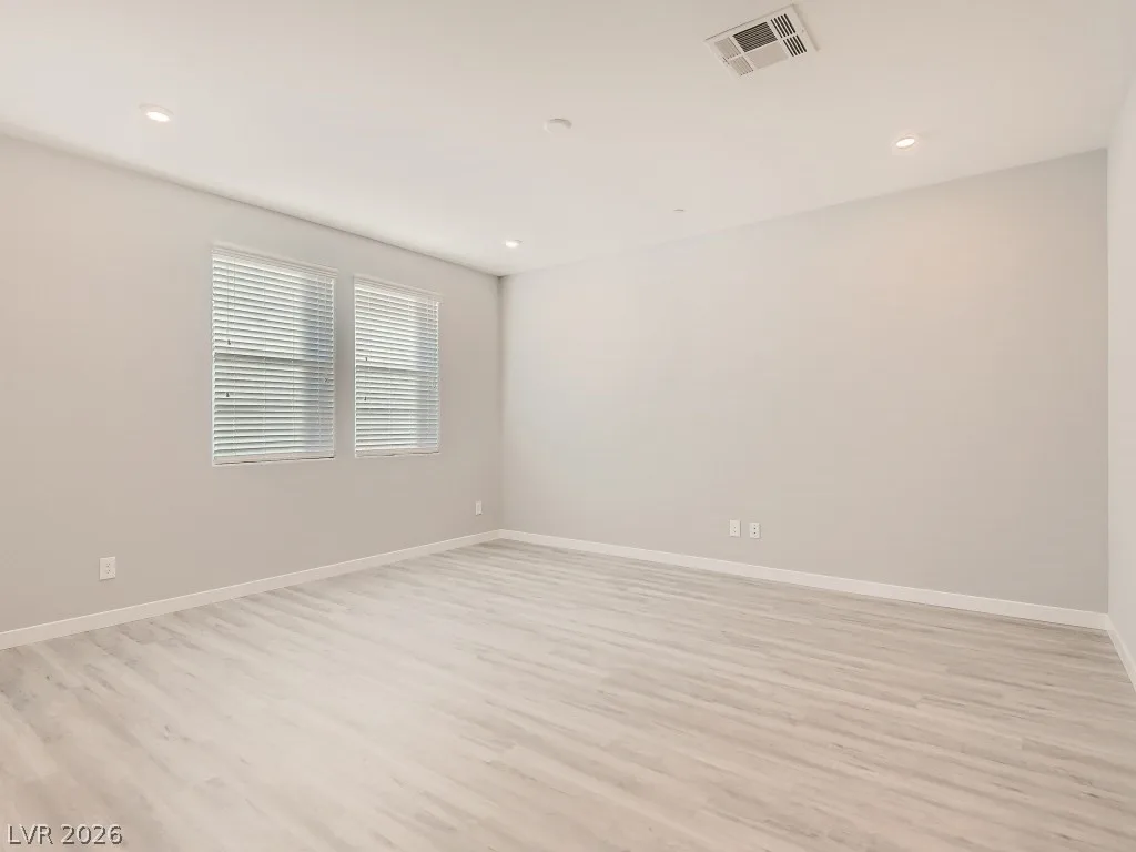 1104 Heliodor Avenue — photo 3
