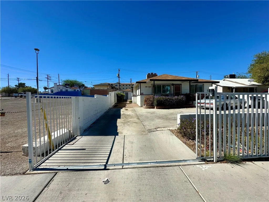 305 North 15th Street C — photo 1