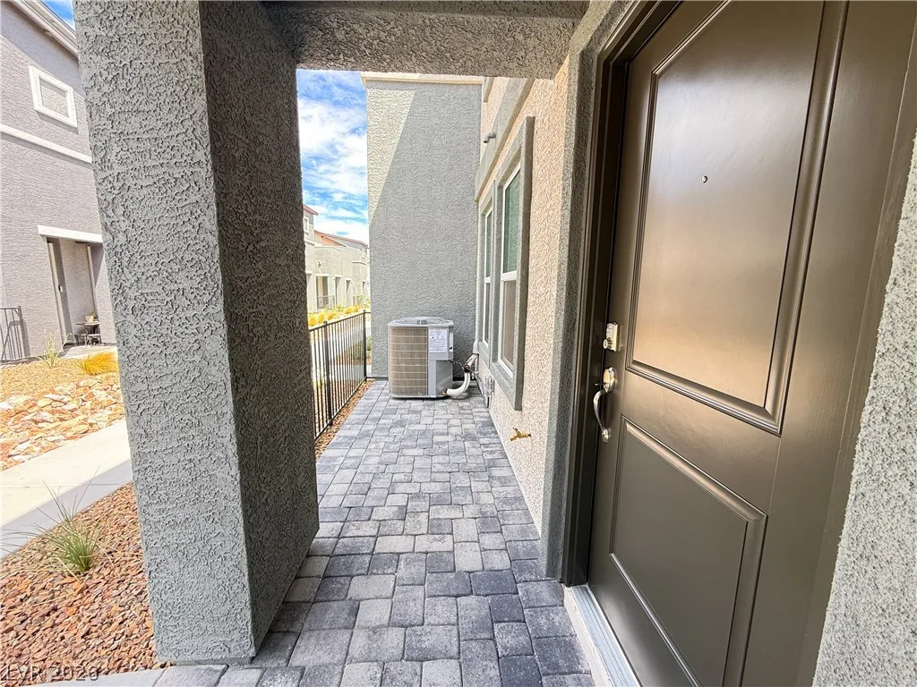 9844 Maple Pass Avenue — photo 3