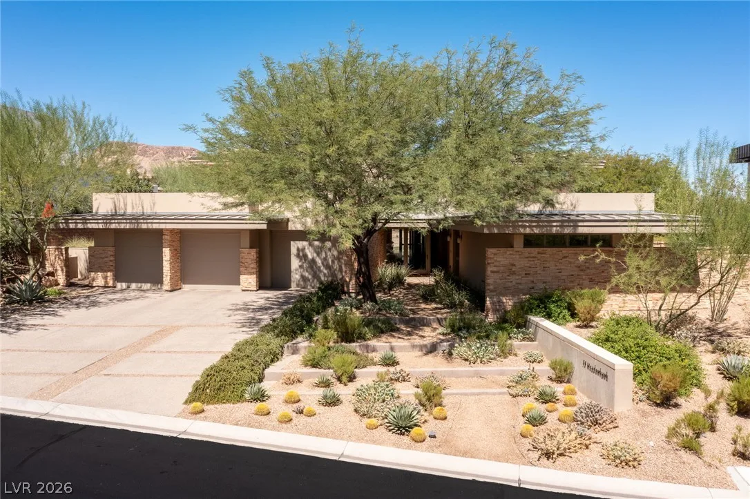 58 Meadowhawk Lane — photo 1