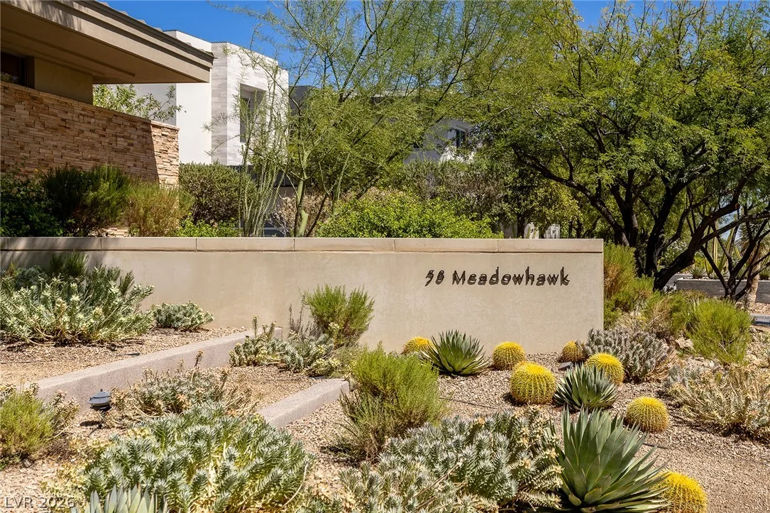 58 Meadowhawk Lane — photo 2