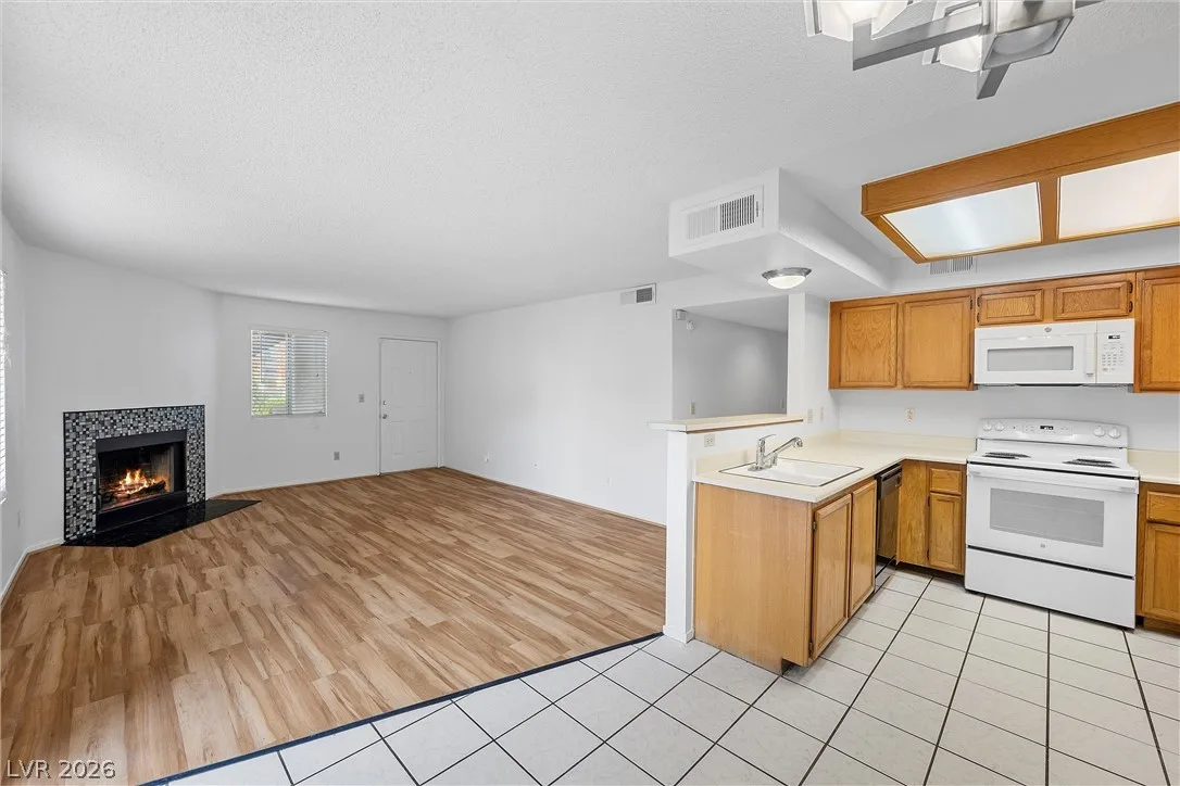 1575 West WARM SPRINGS Road 513 — photo 4