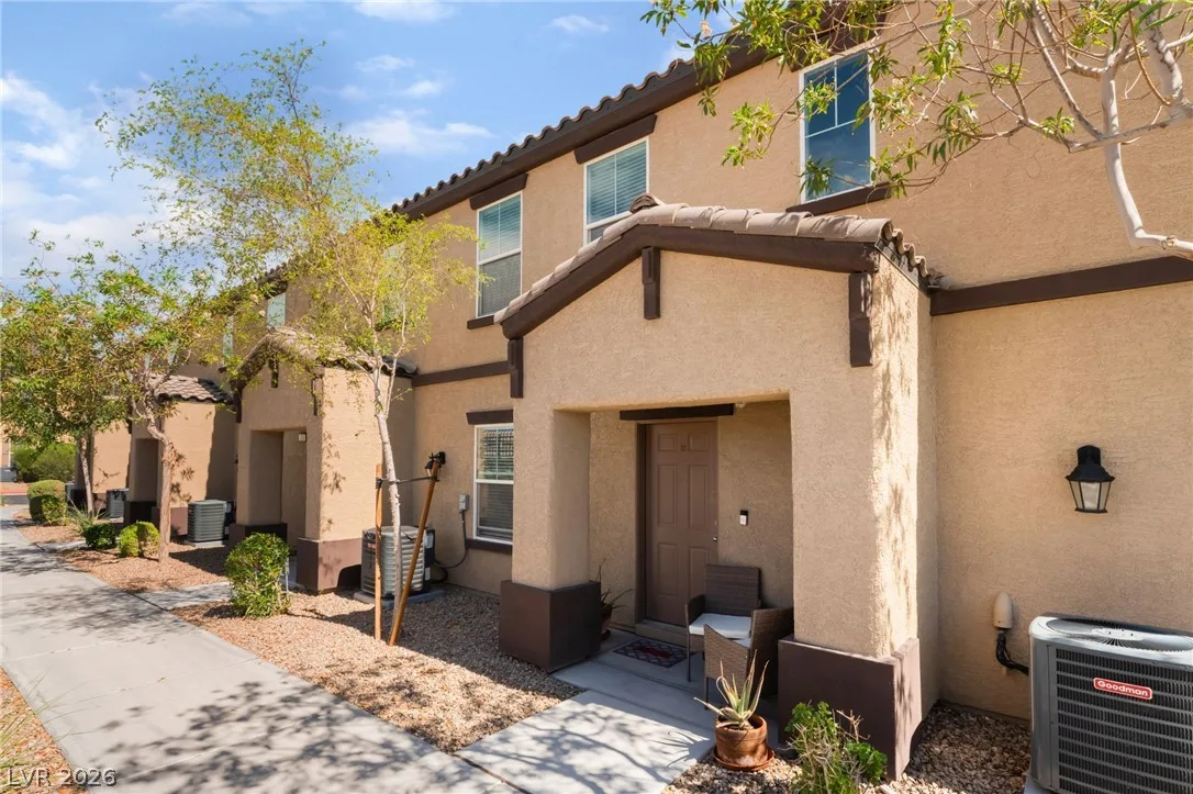 5230 Steep Cliffs Avenue — photo 3