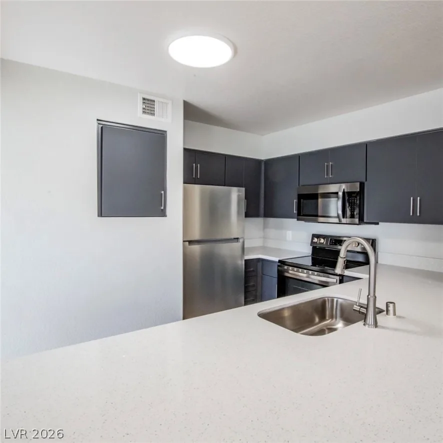 1050 Whitney Ranch Drive 4611 — photo 1