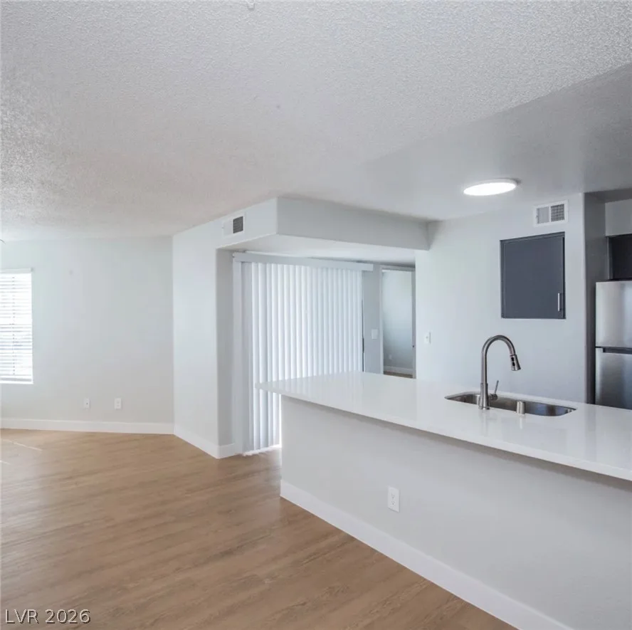1050 Whitney Ranch Drive 4611 — photo 2