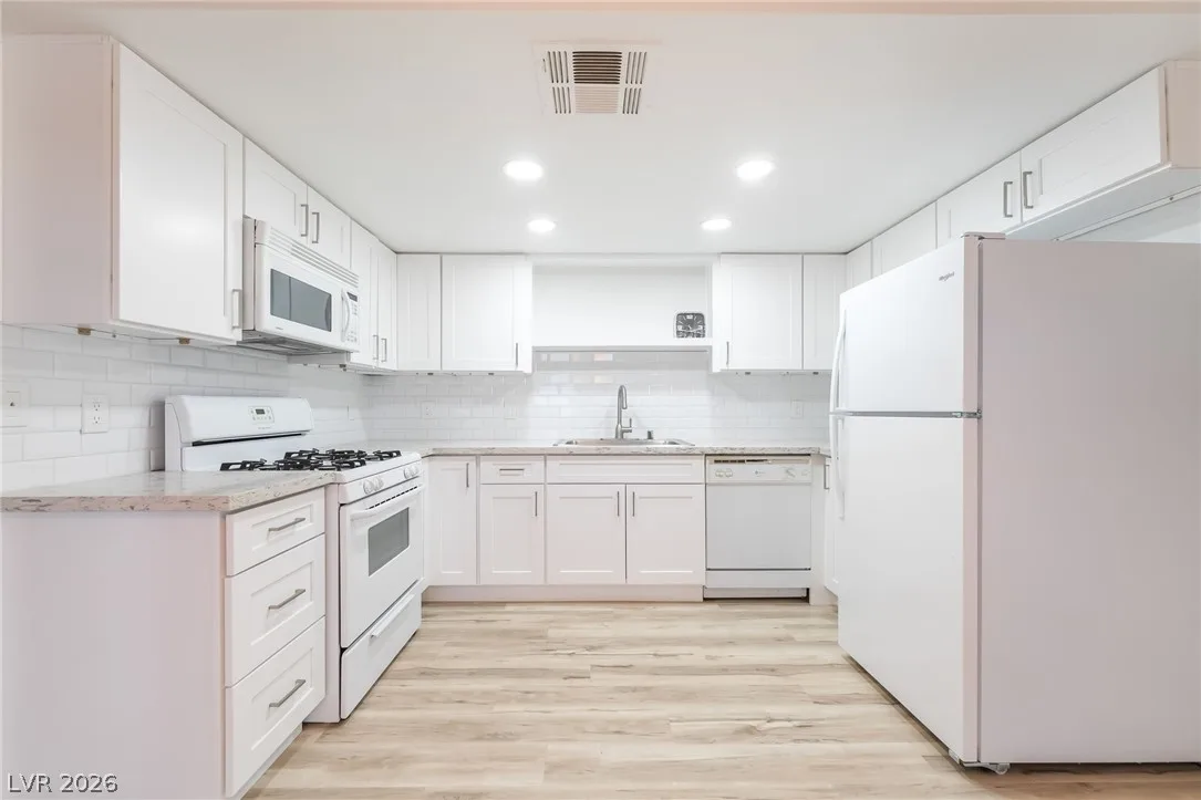 6633 West Tropicana Avenue 101 — photo 2